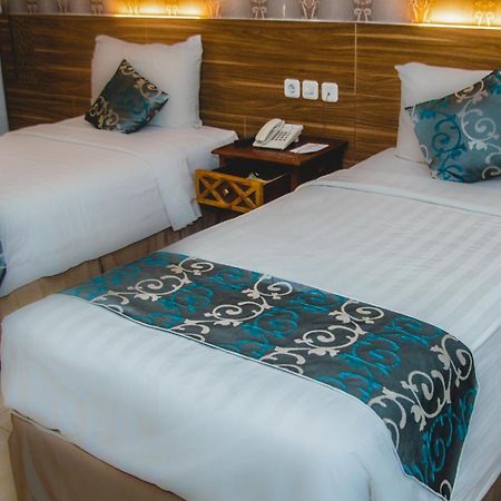 Grand Amira Hotel Solo, Azana Hotels Collection Εξωτερικό φωτογραφία