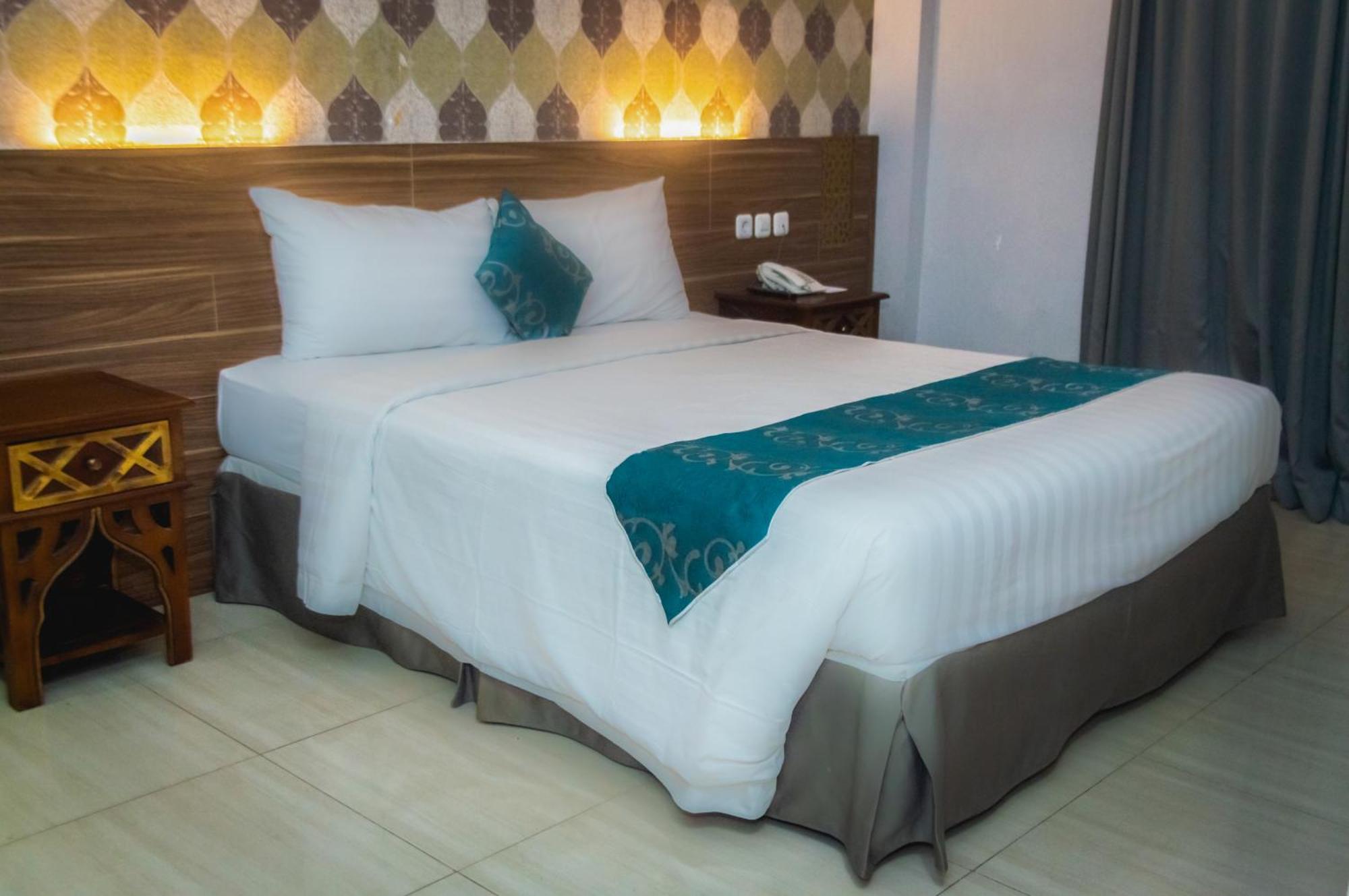 Grand Amira Hotel Solo, Azana Hotels Collection Εξωτερικό φωτογραφία
