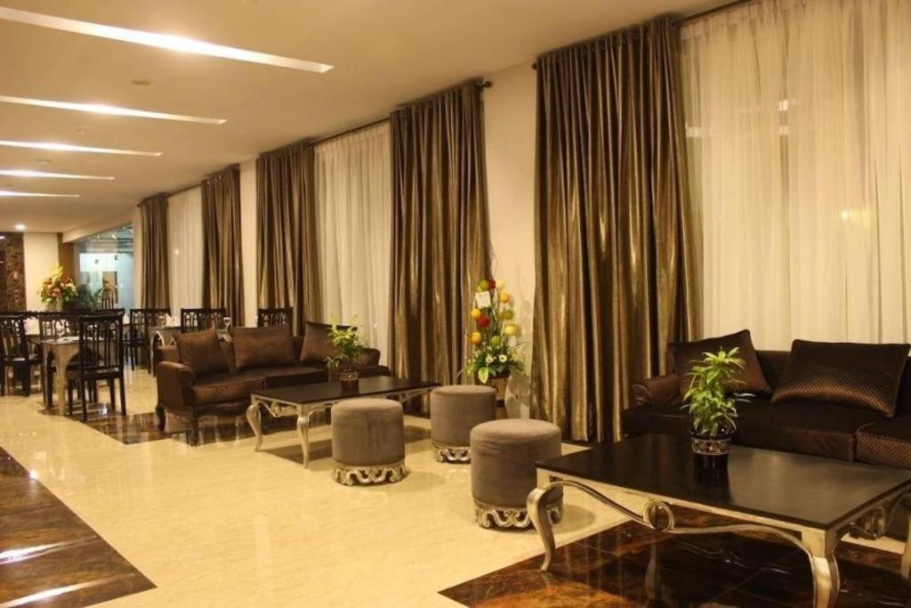 Grand Amira Hotel Solo, Azana Hotels Collection Εξωτερικό φωτογραφία