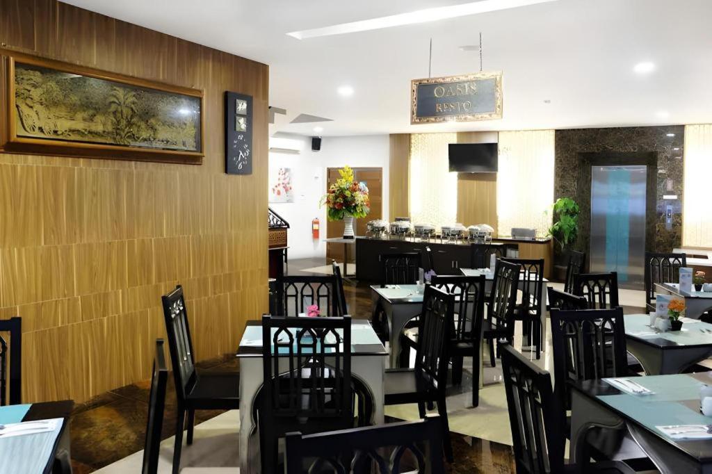 Grand Amira Hotel Solo, Azana Hotels Collection Εξωτερικό φωτογραφία