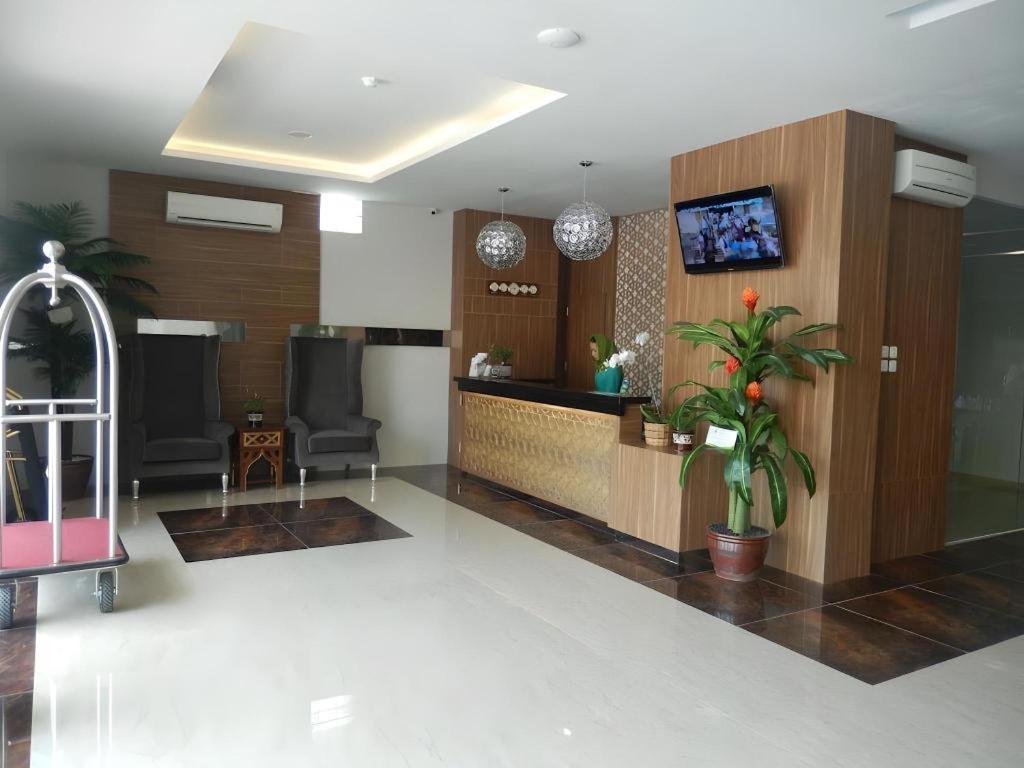 Grand Amira Hotel Solo, Azana Hotels Collection Εξωτερικό φωτογραφία