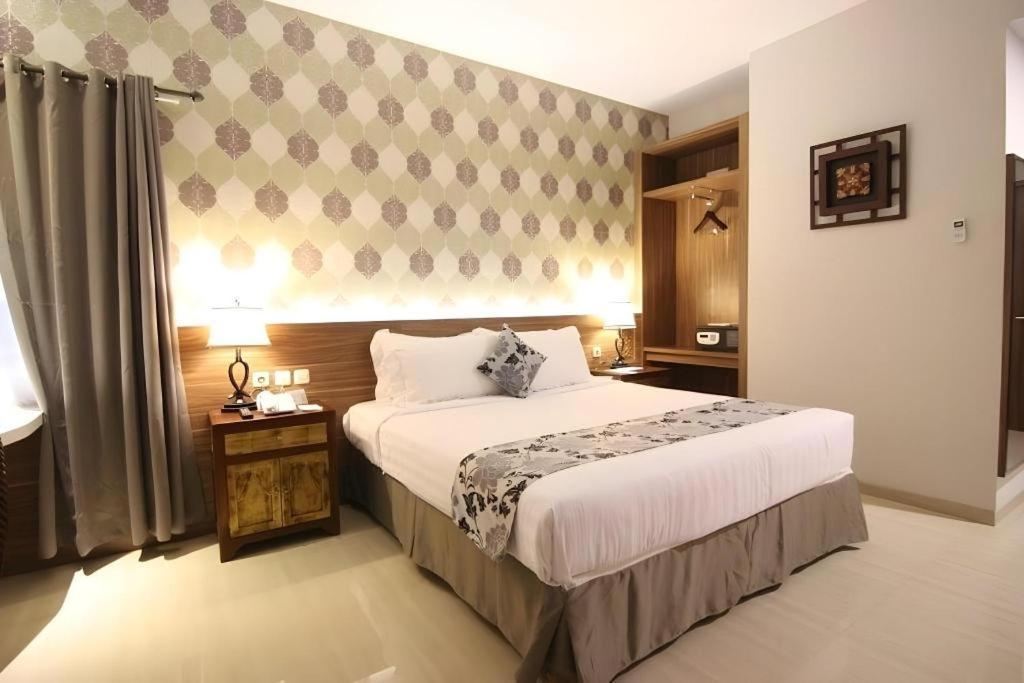 Grand Amira Hotel Solo, Azana Hotels Collection Εξωτερικό φωτογραφία