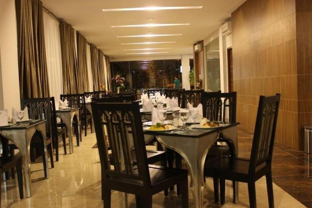 Grand Amira Hotel Solo, Azana Hotels Collection Εξωτερικό φωτογραφία