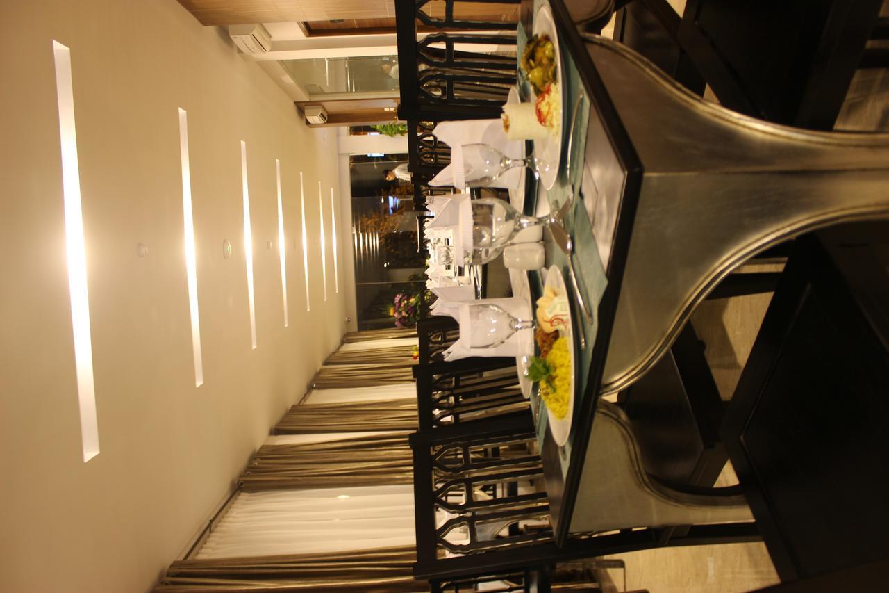 Grand Amira Hotel Solo, Azana Hotels Collection Εξωτερικό φωτογραφία