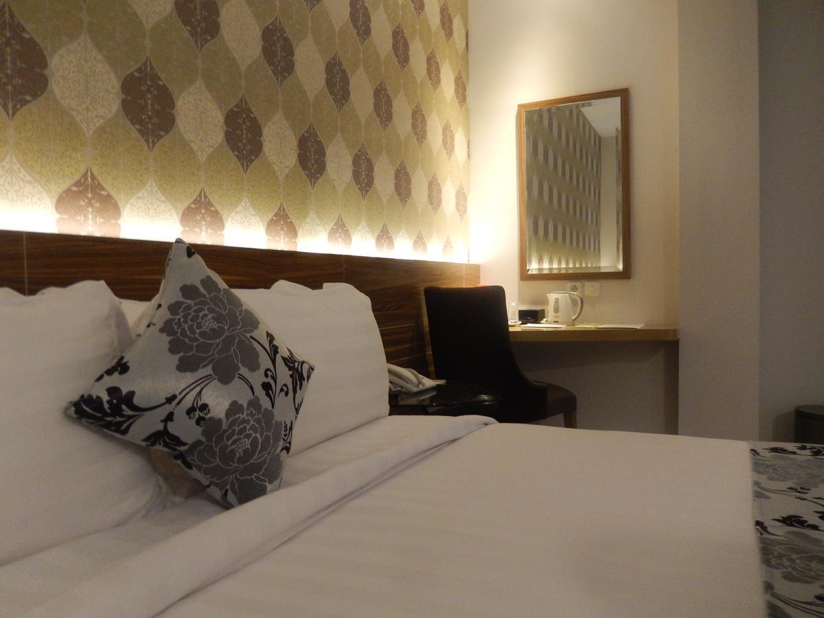 Grand Amira Hotel Solo, Azana Hotels Collection Εξωτερικό φωτογραφία
