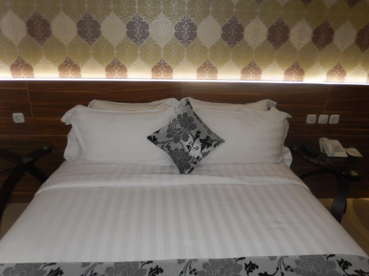 Grand Amira Hotel Solo, Azana Hotels Collection Εξωτερικό φωτογραφία