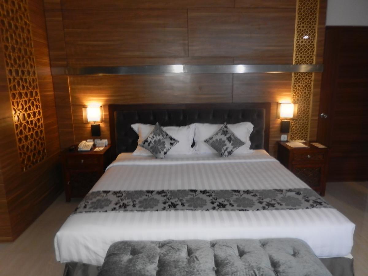 Grand Amira Hotel Solo, Azana Hotels Collection Εξωτερικό φωτογραφία