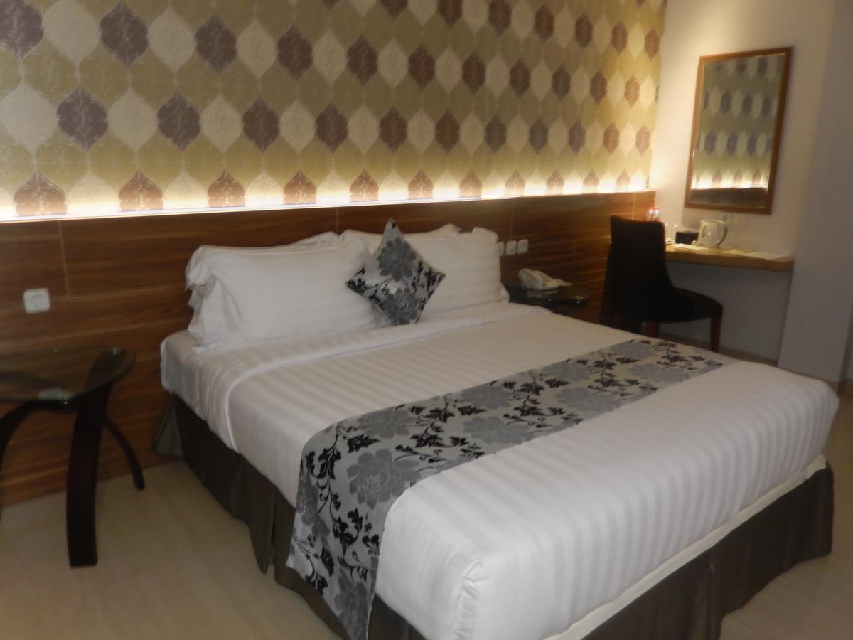 Grand Amira Hotel Solo, Azana Hotels Collection Εξωτερικό φωτογραφία