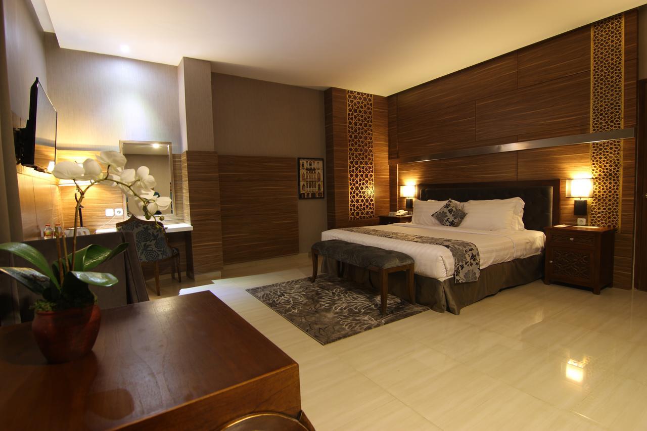 Grand Amira Hotel Solo, Azana Hotels Collection Εξωτερικό φωτογραφία