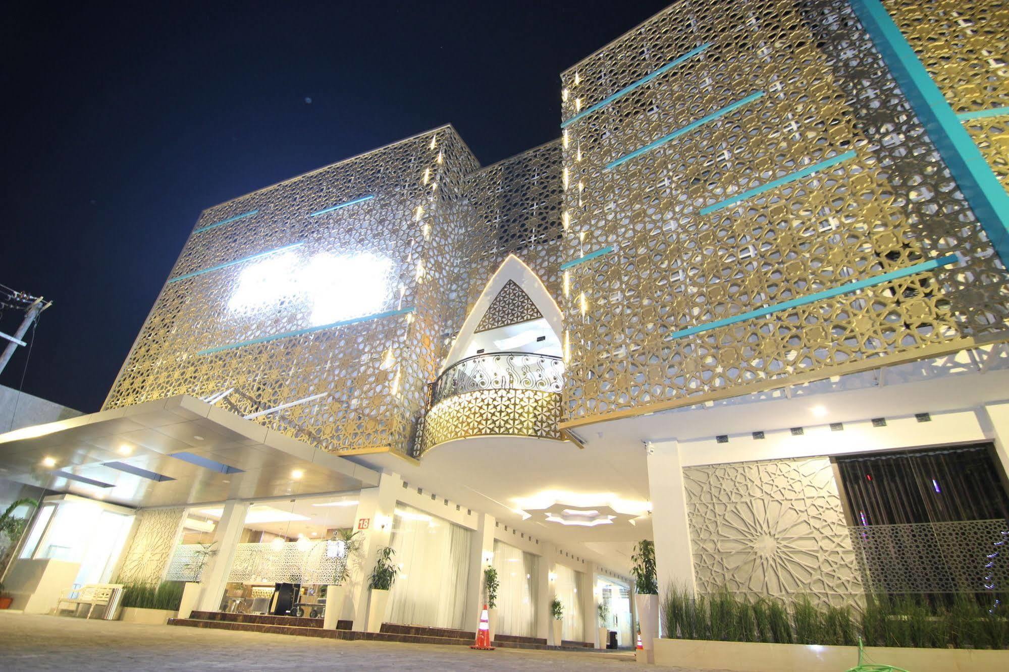 Grand Amira Hotel Solo, Azana Hotels Collection Εξωτερικό φωτογραφία